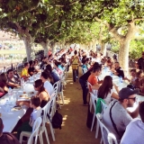 El dinar popular va comptar amb unes 150 persones (foto: Firra).